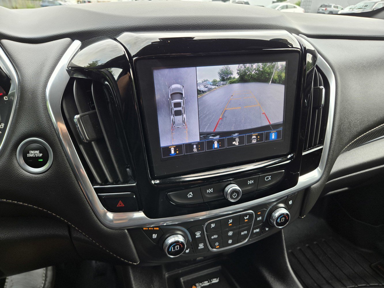 Used 2023 Chevrolet Traverse Premier AWD/4WD image 10
