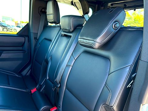 Used 2025 Ford Bronco Outer Banks AWD/4WD image 19