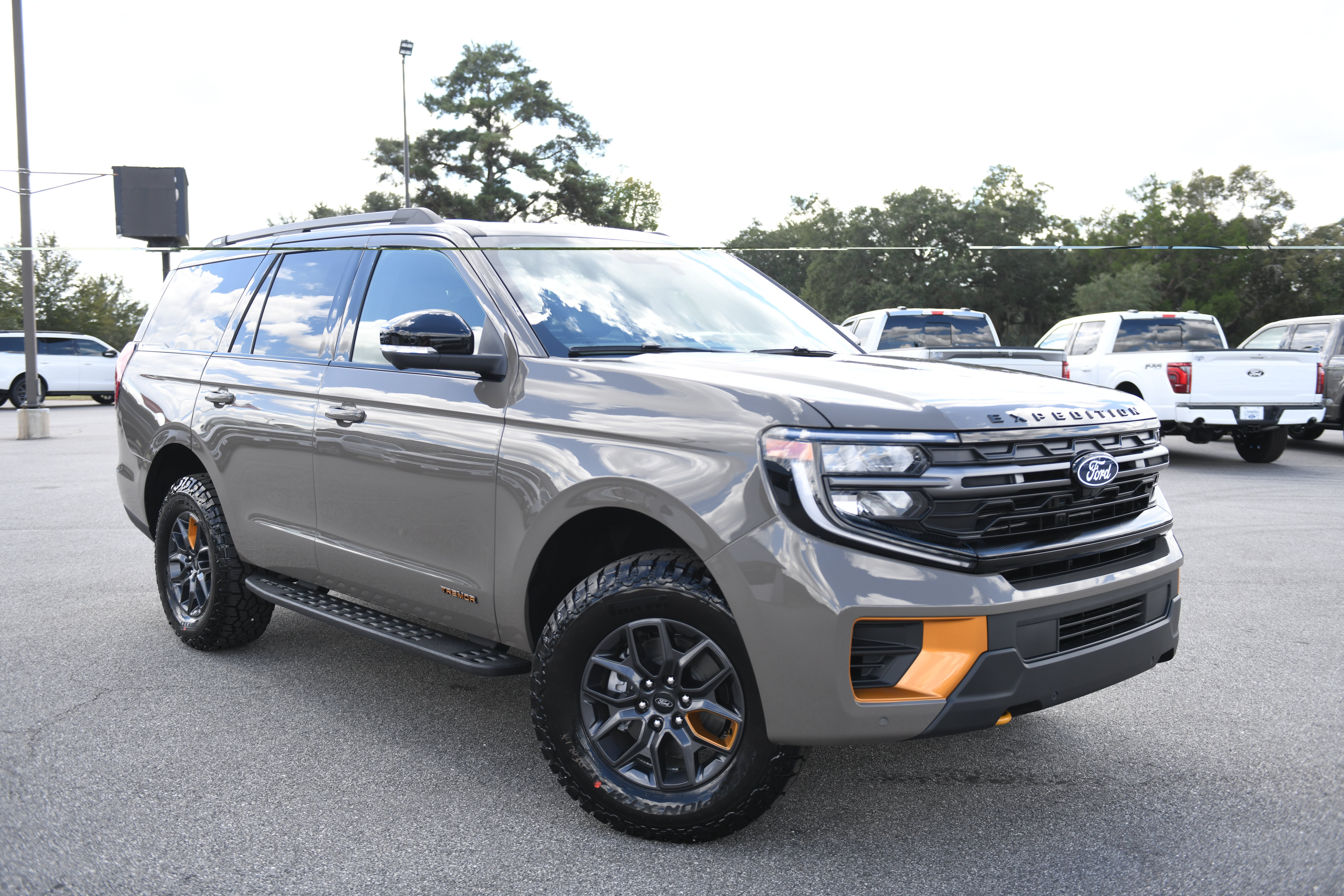 New 2027 Ford Expedition Tremor w/ Driver's Package AWD/4WD image 4