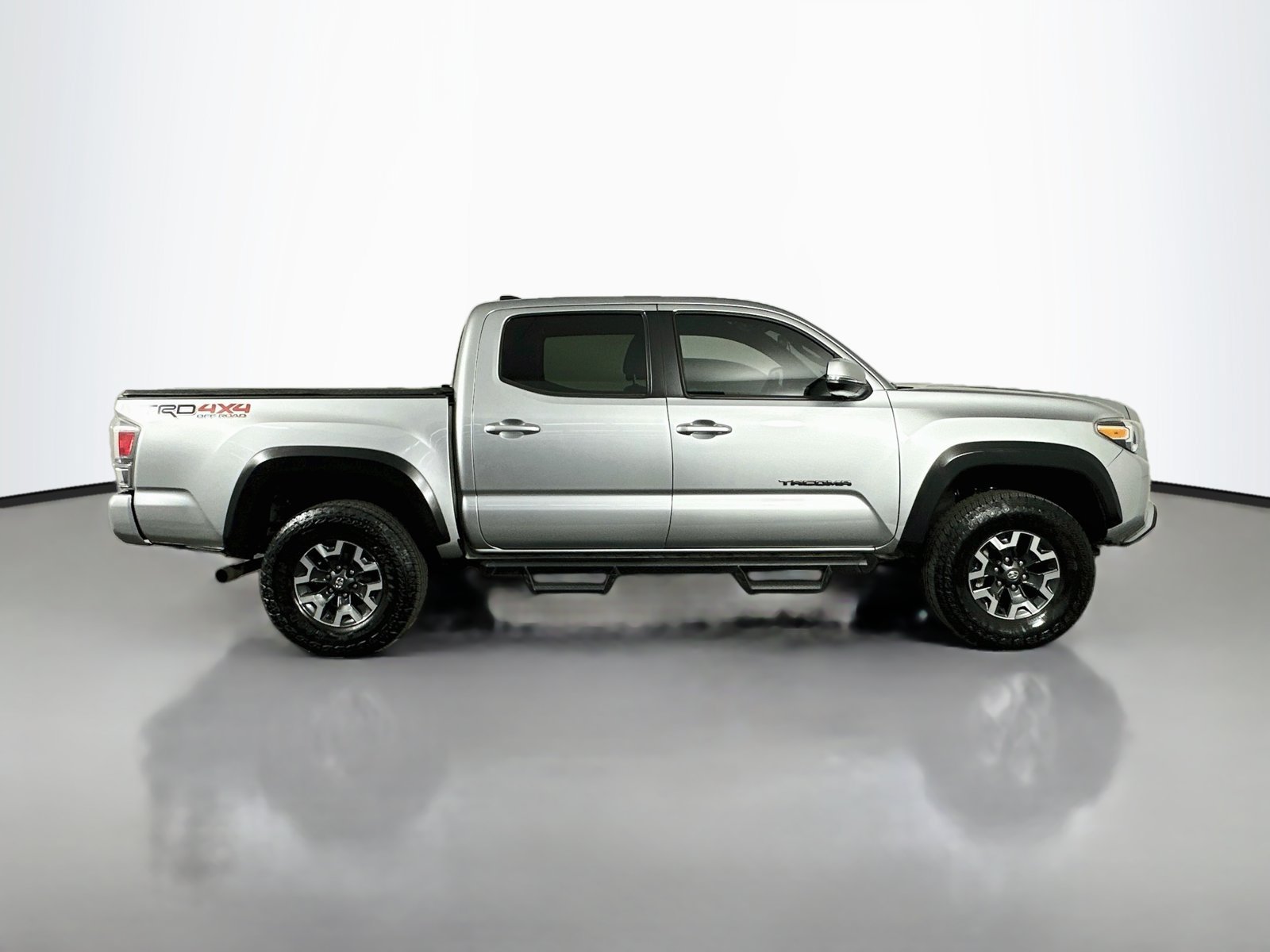 Used 2022 Toyota Tacoma TRD Off-Road w/ Technology Package AWD/4WD image 8