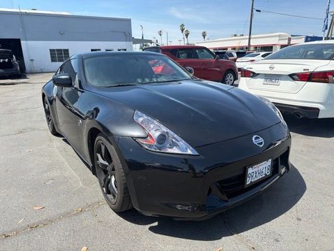 Used 2011 Nissan 370Z Touring w/ Sport Pkg RWD image 3