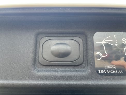 Used 2025 Ford Mustang Mach-E Premium AWD/4WD image 37