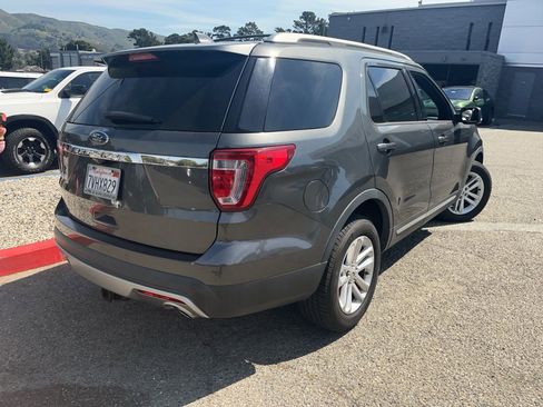 Used 2017 Ford Explorer XLT w/ Equipment Group 201A image 8