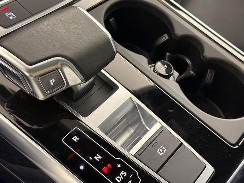 Used 2025 Audi Q8 Premium w/ Black Optic Package AWD/4WD image 21