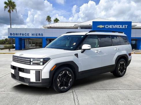 Used 2025 Hyundai Santa Fe SEL image 2