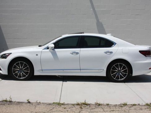 Used 2014 Lexus LS 460 AWD w/ F Sport Package image 19