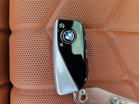 New 2026 BMW 750e xDrive w/ Executive Package image 37