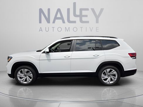 Used 2023 Volkswagen Atlas SE w/ Panoramic Sunroof Package FWD image 2