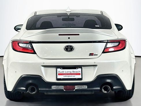 Used 2023 Toyota GR86 Premium w/ ALL Weather Mat Package (TMS) RWD image 3