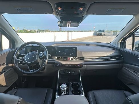 Used 2026 Kia Carnival EX FWD image 21