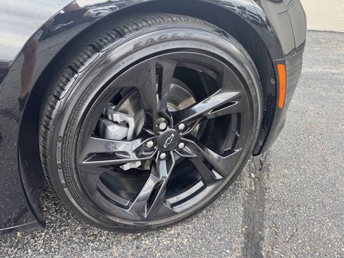 Used 2021 Chevrolet Camaro LT RWD image 13