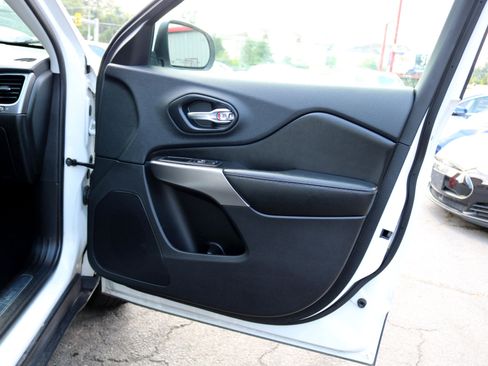 Used 2020 Jeep Cherokee Limited image 34