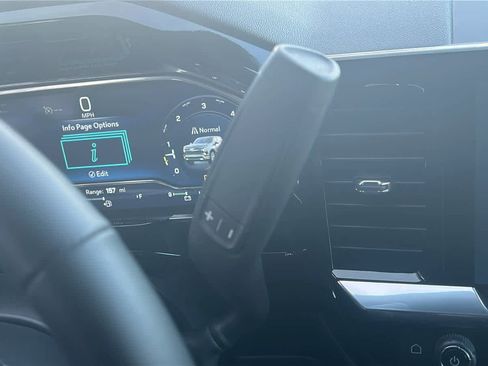 Used 2024 Chevrolet Silverado 1500 LT image 23