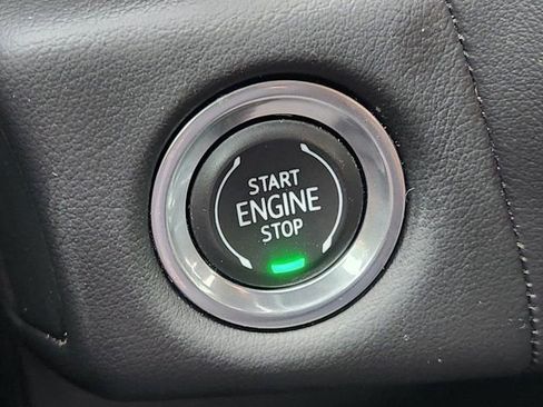 Used 2021 Chevrolet Suburban LT image 8