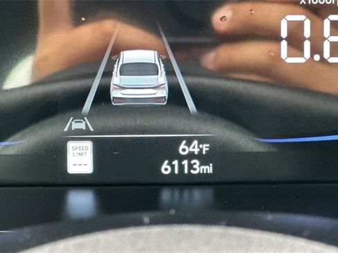 Certified 2025 Hyundai Elantra Sport w/ Cargo Package image 24