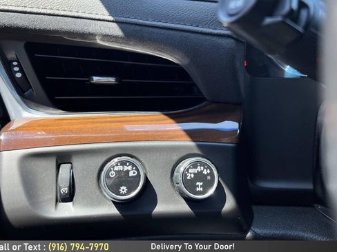 Used 2017 Cadillac Escalade ESV Premium Luxury AWD/4WD image 25