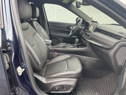 Used 2024 Jeep Compass Trailhawk w/ Trailhawk Elite Group image 15