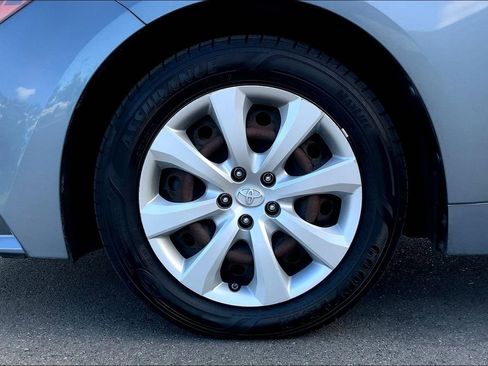 Used 2020 Toyota Corolla LE image 9