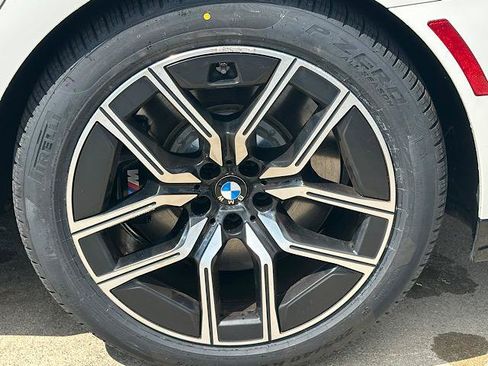 Used 2023 BMW 760i xDrive AWD/4WD image 32