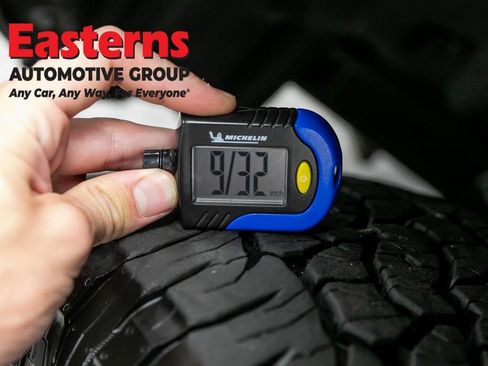 Used 2025 Toyota Tacoma TRD Off-Road AWD/4WD image 87