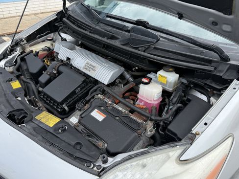 Used 2014 Toyota Prius Two image 33