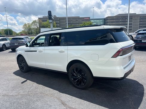New 2026 Lincoln Navigator L Reserve w/ Jet Appearance Package AWD/4WD image 5
