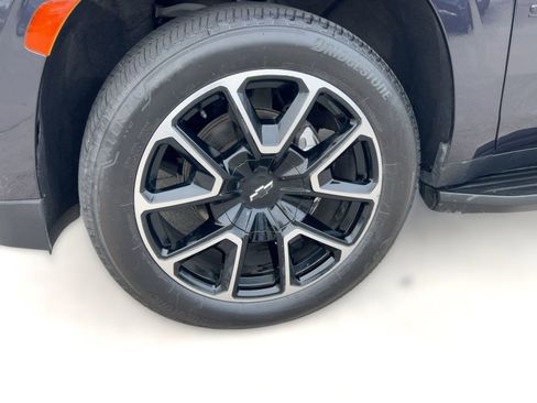 Certified 2023 Chevrolet Suburban RST image 12