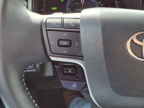 Certified 2025 Toyota Camry SE w/ Convenience Package image 21