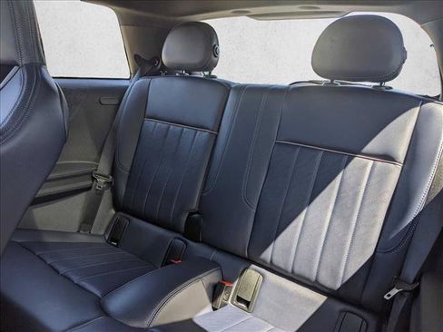 Used 2025 MINI Cooper 2-Door Hardtop image 18