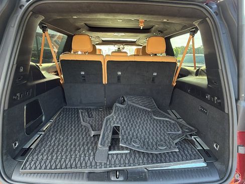 Used 2025 Jeep Grand Wagoneer L Series III AWD/4WD image 13