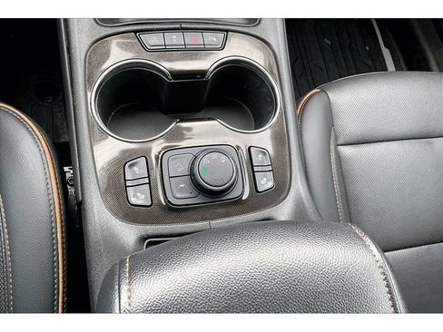 Used 2023 GMC Acadia AT4 image 15