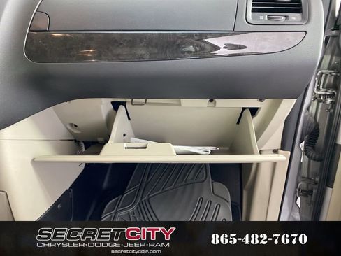 Used 2014 Dodge Grand Caravan SXT image 31