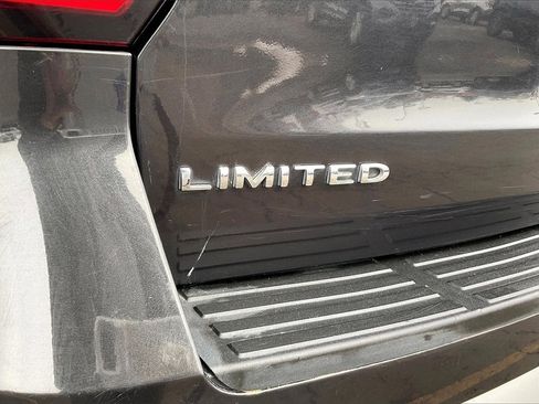 Certified 2024 Ford Expedition Limited image 32