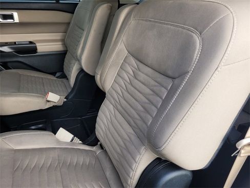 Used 2020 Ford Explorer XLT w/ Class III Trailer Tow Package image 15