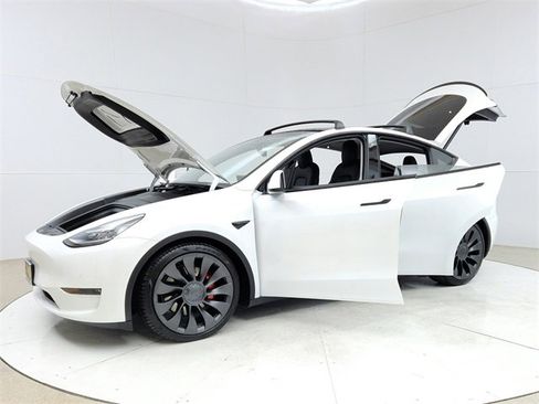 Used 2020 Tesla Model Y Performance image 10