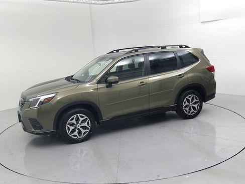 Certified 2023 Subaru Forester Premium image 5