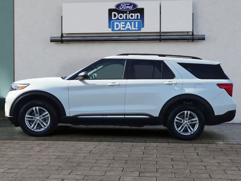 Certified 2022 Ford Explorer XLT w/ Equipment Group 202A image 6