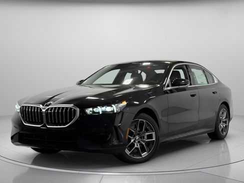 New 2026 BMW 530i xDrive w/ Convenience Package image 2