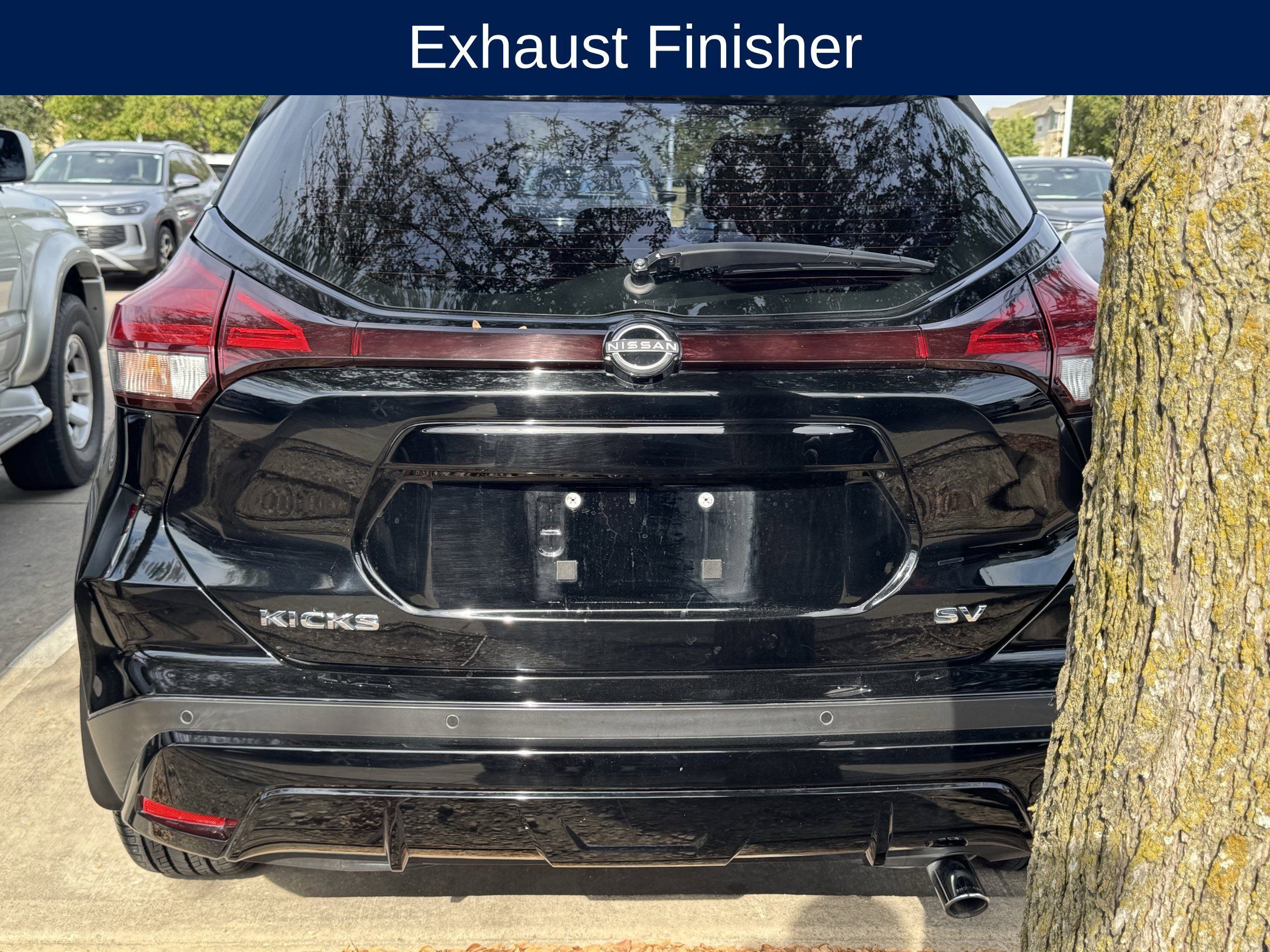 Used 2023 Nissan Kicks SV w/ Exterior Package FWD image 4