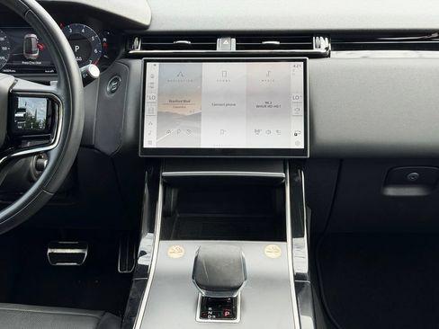 Used 2025 Land Rover Range Rover Velar Dynamic SE AWD/4WD image 9