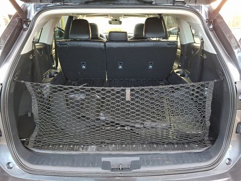 Certified 2024 Toyota Highlander XLE image 29