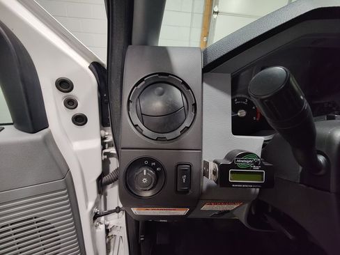 Used 2014 Ford F450 XL w/ Power Equipment Group image 38