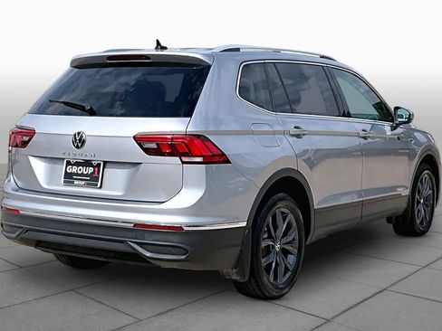 Used 2022 Volkswagen Tiguan SE FWD image 11