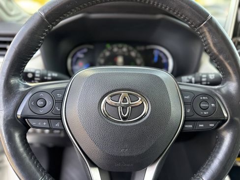 Used 2019 Toyota RAV4 Limited image 35