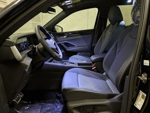 New 2026 Volkswagen Tiguan SE R-Line image 11