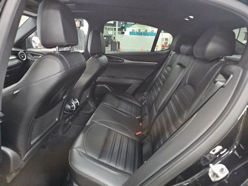 Used 2022 Alfa Romeo Stelvio Veloce image 8