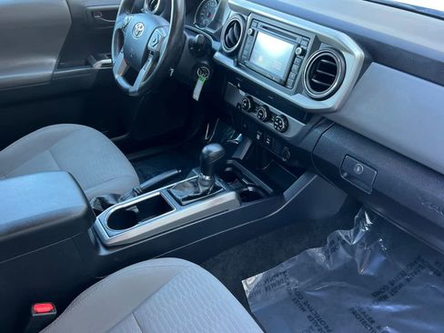 Used 2019 Toyota Tacoma SR5 RWD image 15