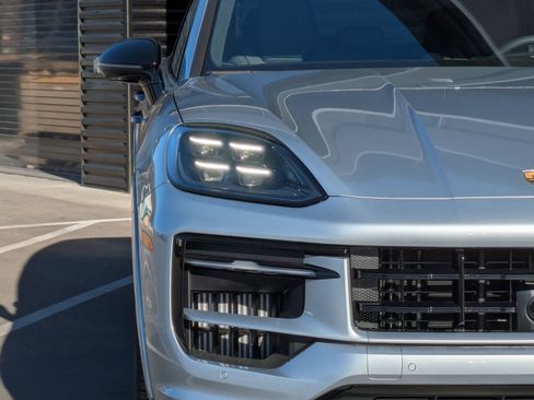 New 2026 Porsche Cayenne S image 13