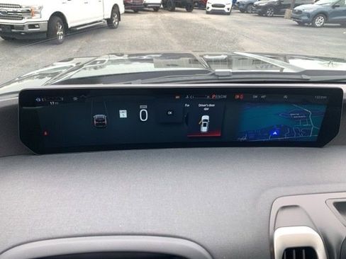 New 2025 Ford Expedition Active image 15