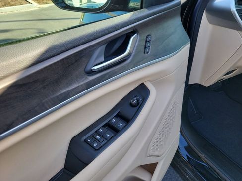 New 2025 Jeep Grand Cherokee L Limited w/ Luxury Tech Group II AWD/4WD image 7